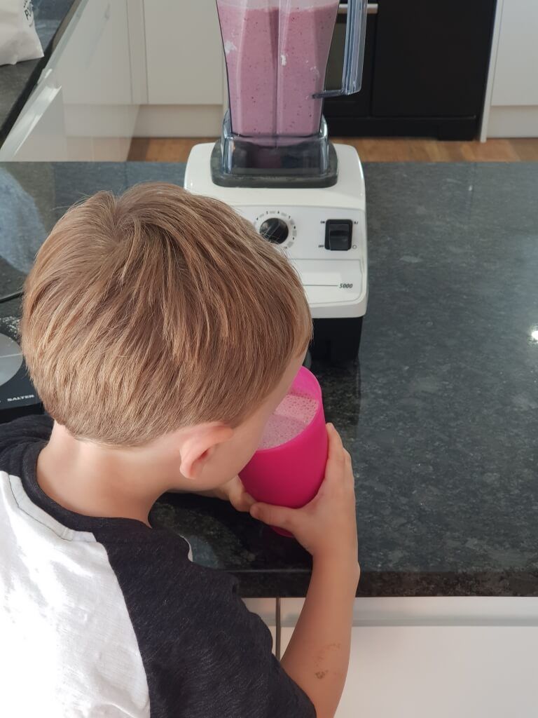 Make your own protein shake / fruit smoothie